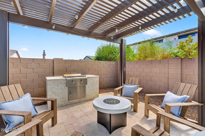 49-web-or-mls-66E Austin Dr