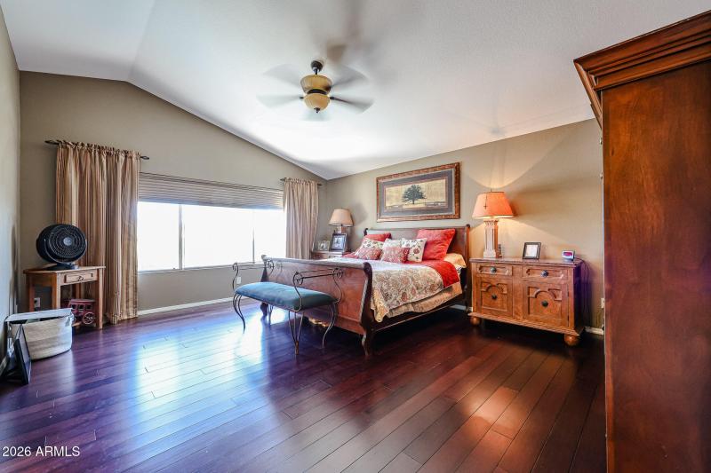 OVERSIZED PRIMARY SUITE