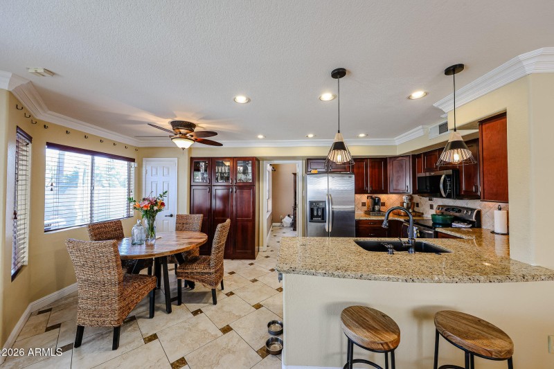 BREAKFAST BAR IN OPEN KITCHEN