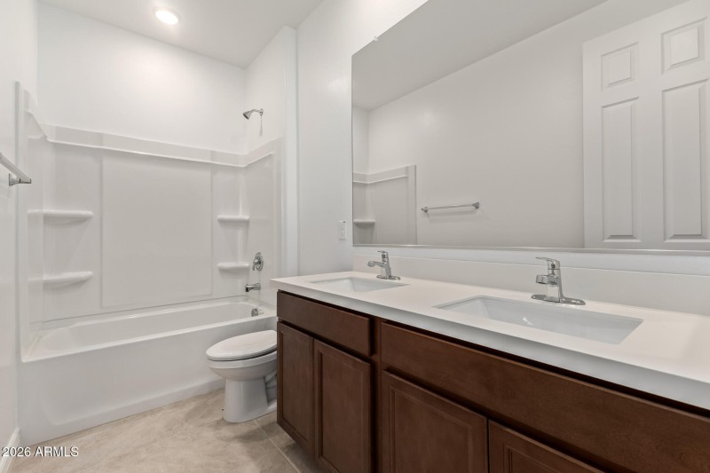 PHX_Miravida_Lot1166_Ash_25706_bath2