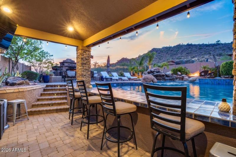 Sunken bar Grilling Area