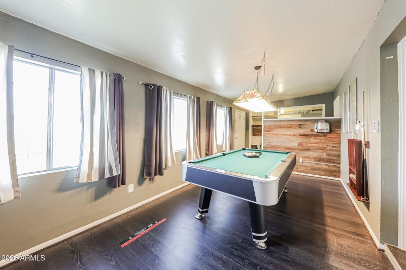 24-photo-Family-Room-1e3ec8ca-f982-4c38-