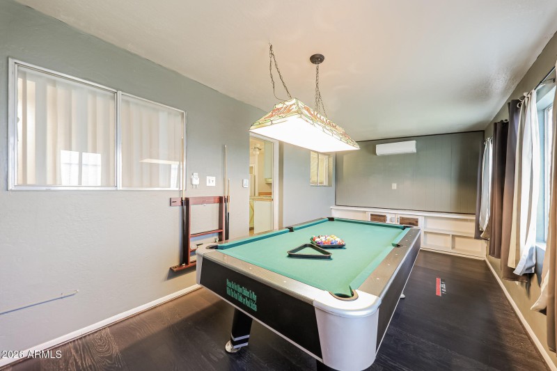 26-photo-Family-Room-1d2e1ade-4a79-47be-