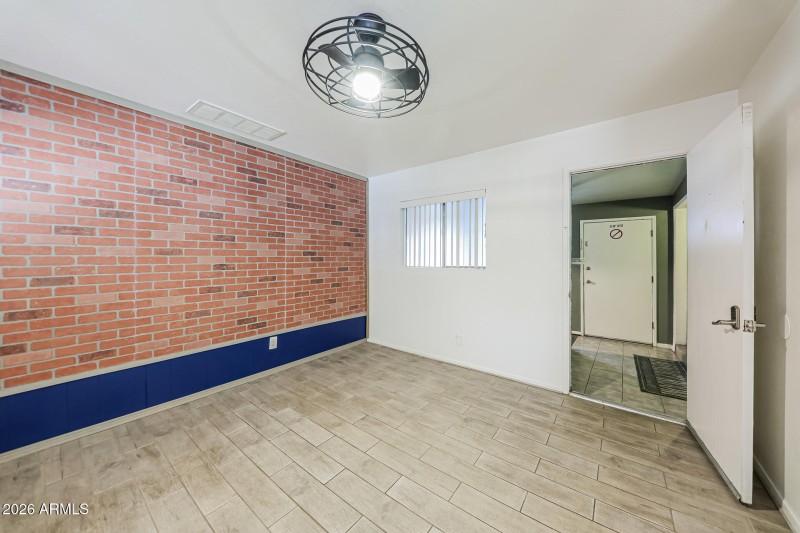 32-photo-Sitting-Room-47b9125e-453e-40cd