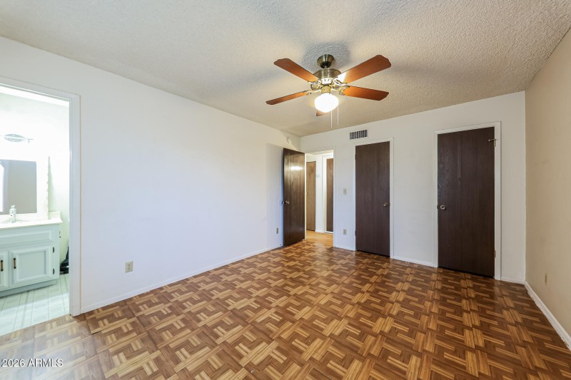 38-photo-Main-Bedroom-8a8d28db-05dd-4086