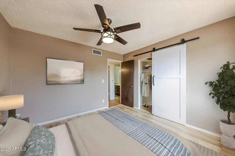 45-photo-VS---Bedroom-15c56885-fdb9-4484