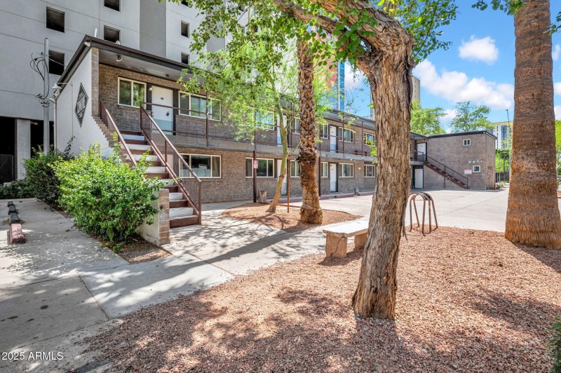 2-web-or-mls-821 N 3rd St-2