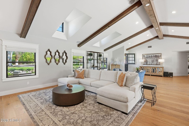 12'+ Vaulted ceilings