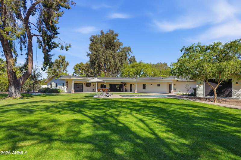 Mature Landscaping with pavers