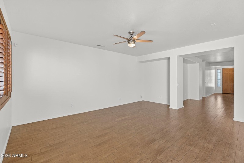 4-web-or-mls-11W Bloomfield Rd