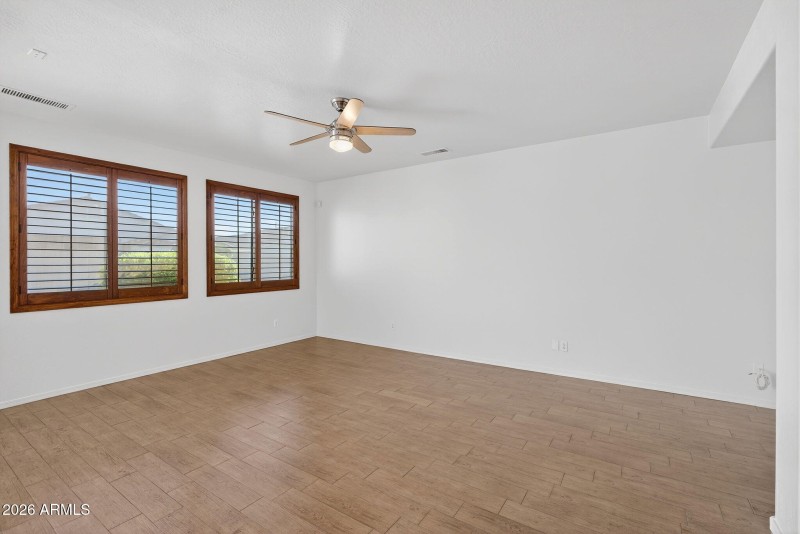 5-web-or-mls-10W Bloomfield Rd