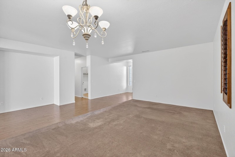 7-web-or-mls-09W Bloomfield Rd