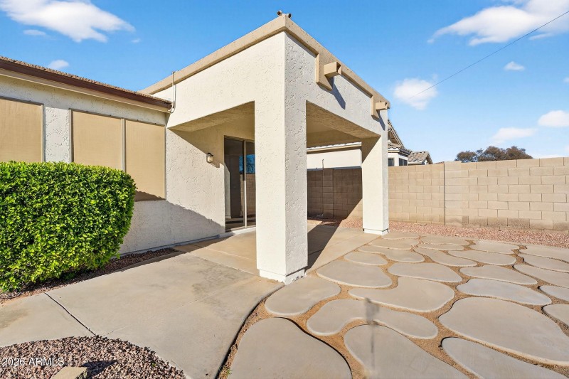 43-web-or-mls-42W Bloomfield Rd