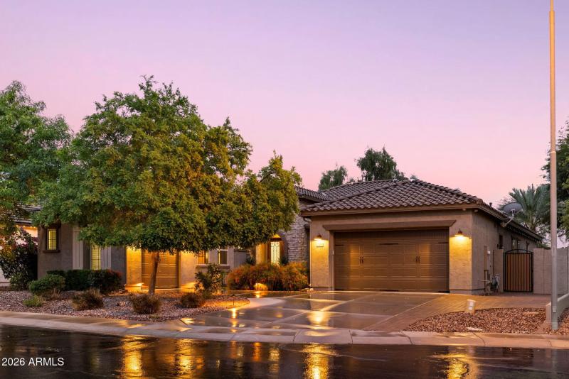 3-web-or-mls-260309-2445-W-Wildhorse-Dr-