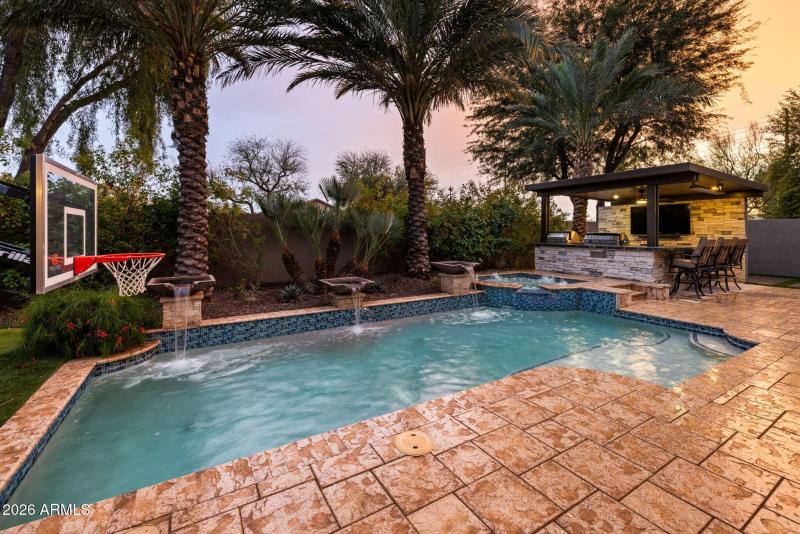 6-web-or-mls-260309-2445-W-Wildhorse-Dr-