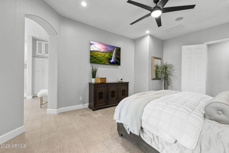 19-web-or-mls-260309-2445-W-Wildhorse-Dr