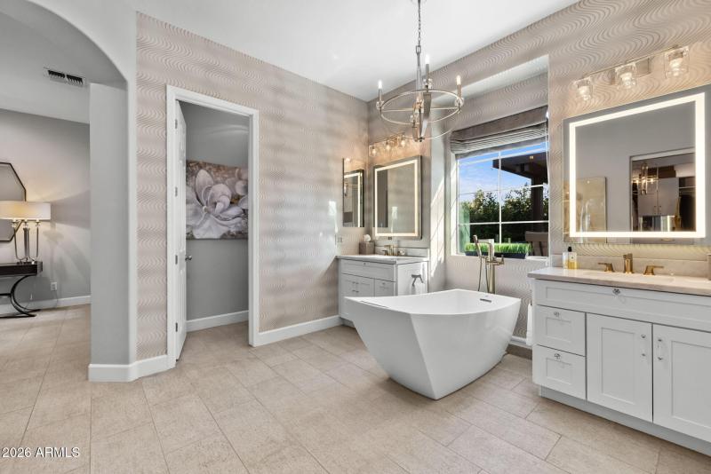 21-web-or-mls-260309-2445-W-Wildhorse-Dr