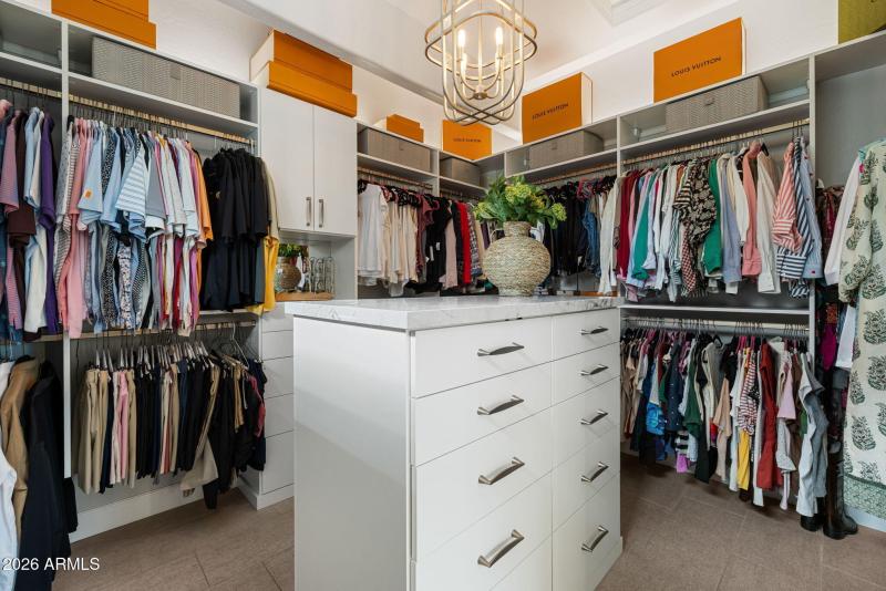 26-web-or-mls-260309-2445-W-Wildhorse-Dr