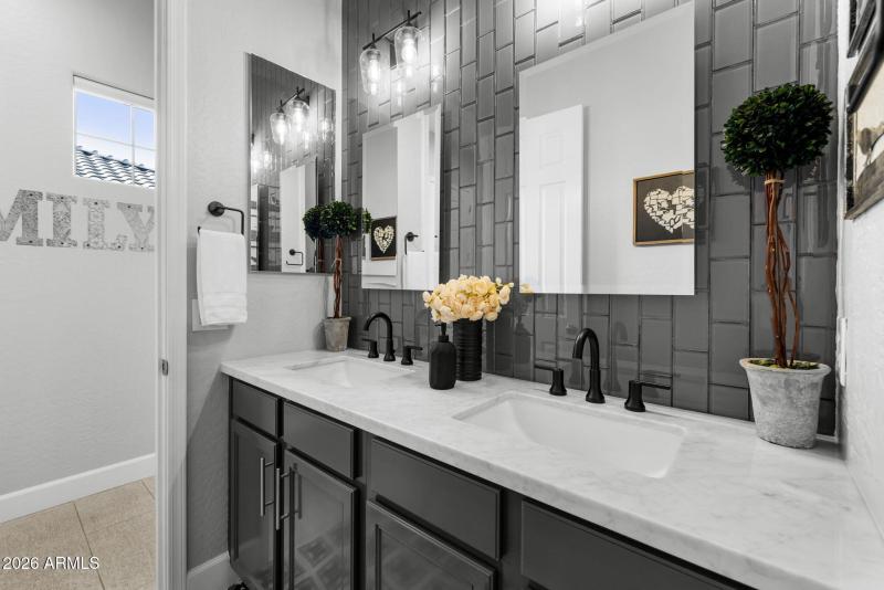 41-web-or-mls-260309-2445-W-Wildhorse-Dr