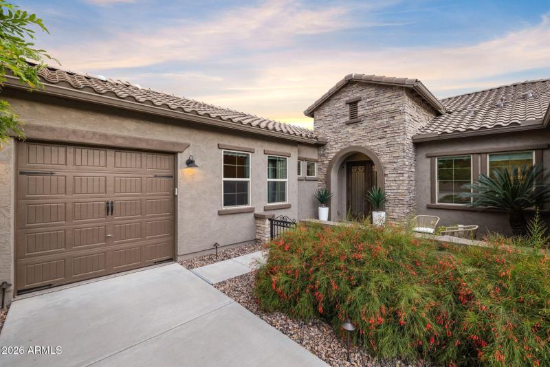 70-web-or-mls-260309-2445-W-Wildhorse-Dr