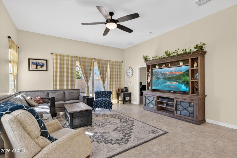 5-web-or-mls-30W Earll Dr