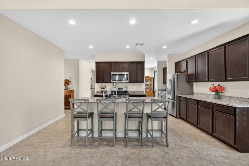 7-web-or-mls-22W Earll Dr