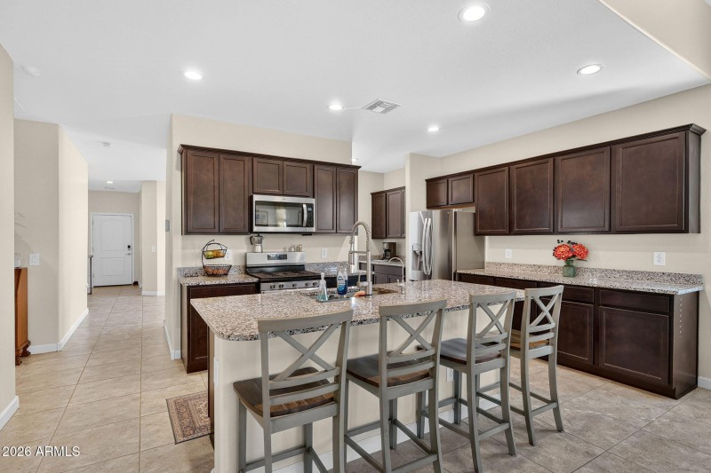 8-web-or-mls-23W Earll Dr