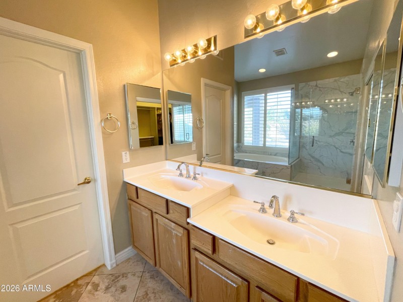 IMG_4679_genErase_genErase