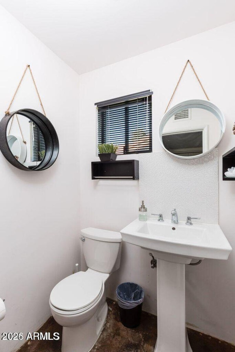 4th Bathroom (Half Bath) connected to 5t