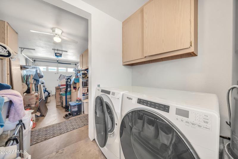 Beryl Ln-1.jpg Laundry to garage