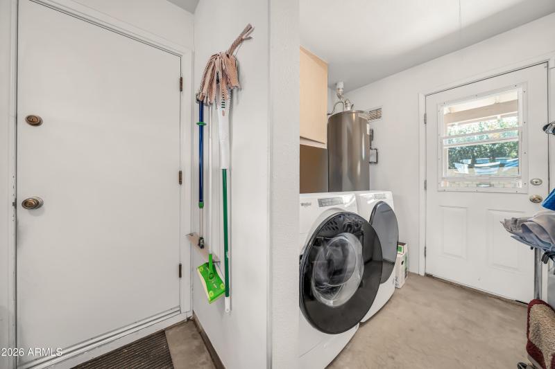 Beryl Lane-1.jpg Laundry - Doors to kitc