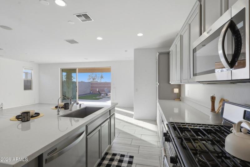 gas range and single bowl sink