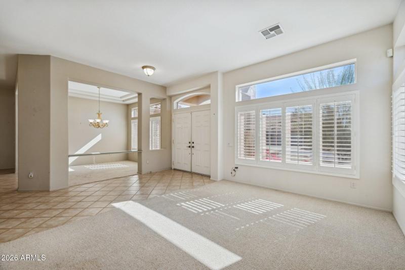 7-web-or-mls-22108-n-veterans-dr