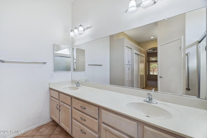 38-web-or-mls-22108-n-veterans-dr