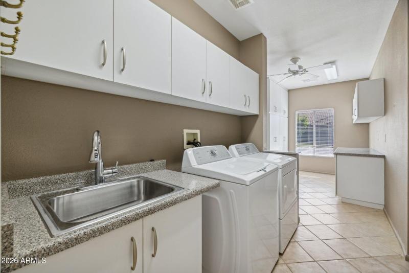 55-web-or-mls-22108-n-veterans-dr