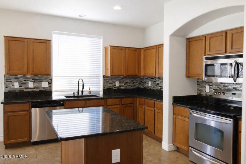 C9E76607-9252-4C18-AEAC-6A3C7E7B4A53