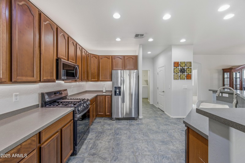 42448 W Almira Drive-13