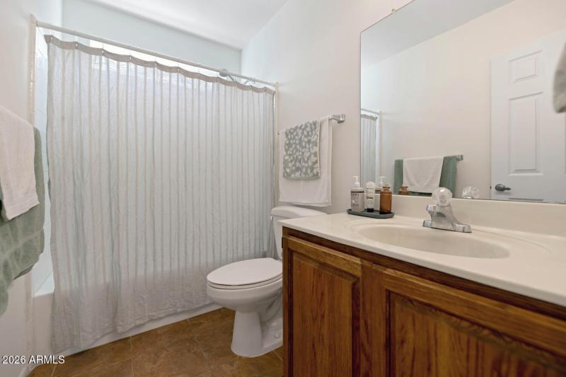 Guest Bath with Tub Shower Combo