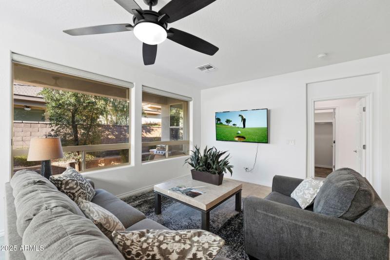 007__678 E Cobble Stone Dr