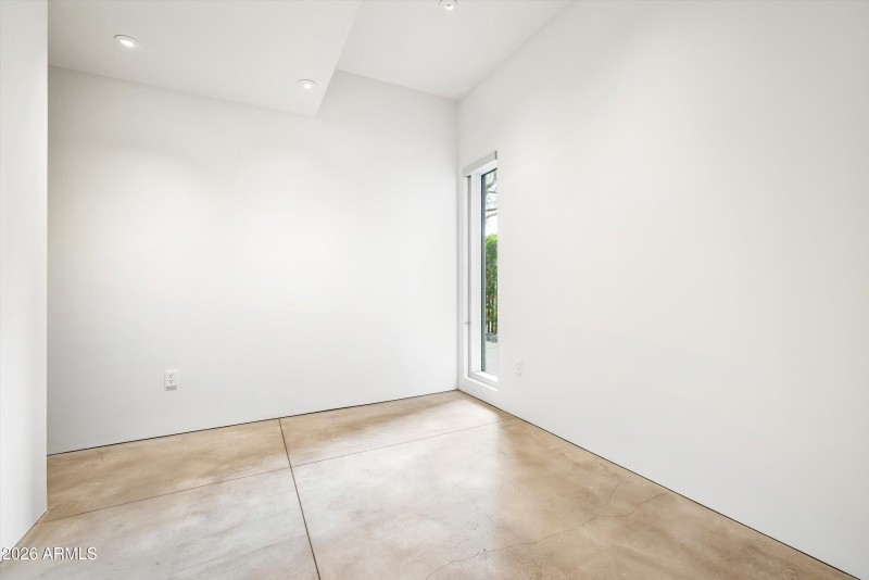 Lower Level Bedroom/Office