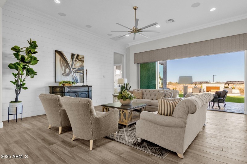 11-web-or-mls-3649-n-58th-st-artisan-mod