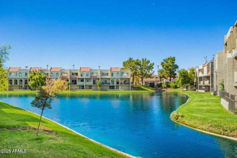 20251015153034530537000000-o