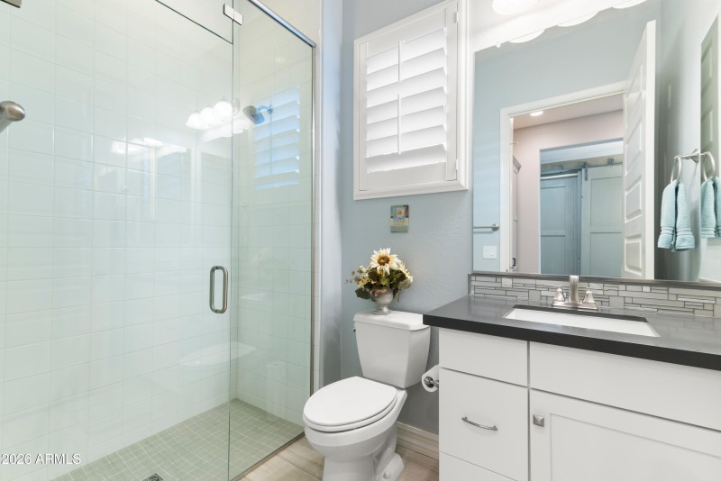 35_20942 w college drive-35