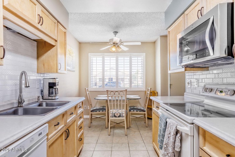 10110 N 97th Dr APT A - Web Quality - 01