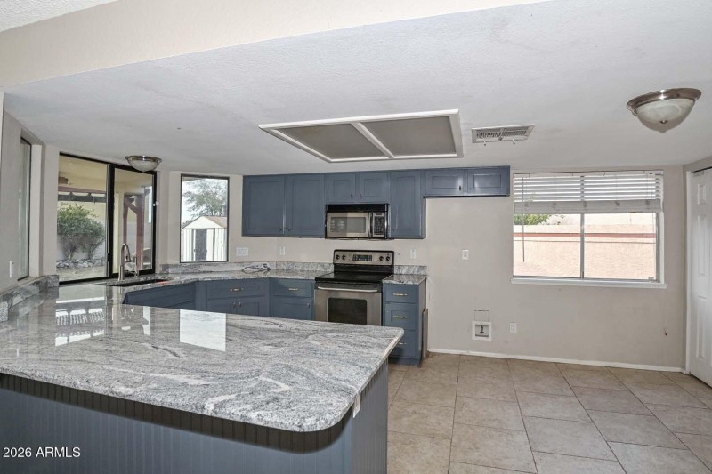 Kitchen-Breakfast Room