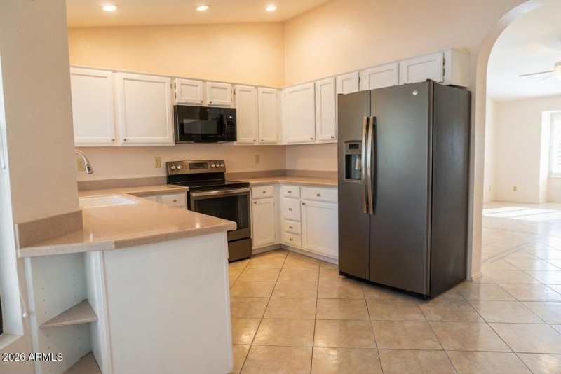 Kitchen w/ Newer Appliances!