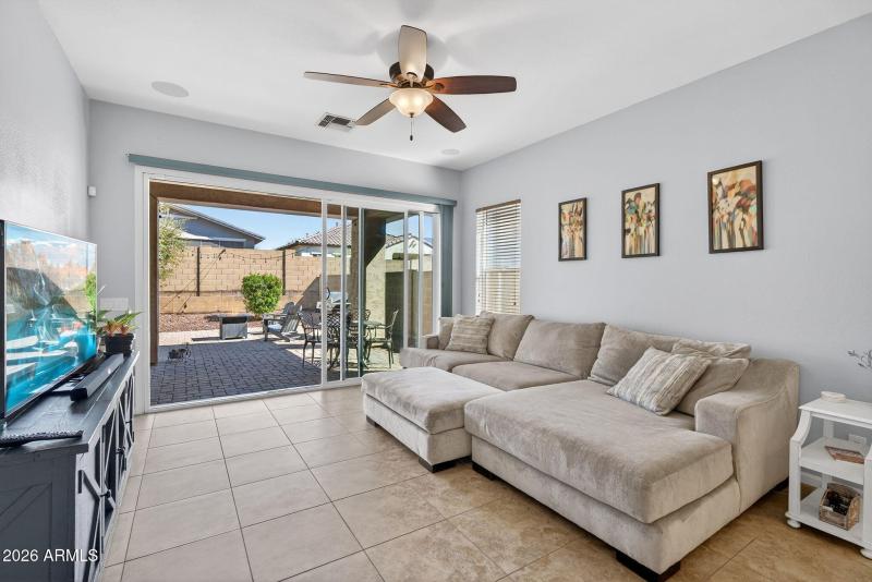 9-web-or-mls-51W Nelson Pl