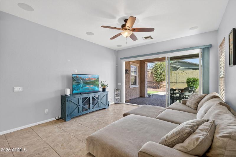 11-web-or-mls-54W Nelson Pl