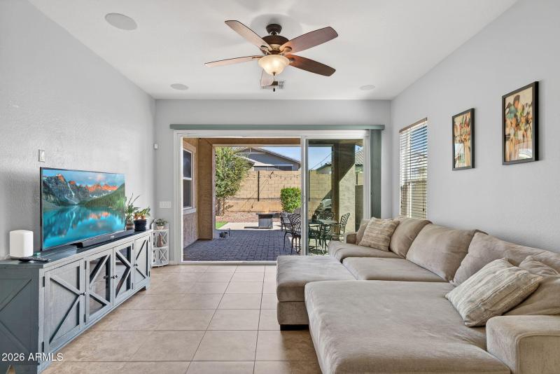 12-web-or-mls-55W Nelson Pl