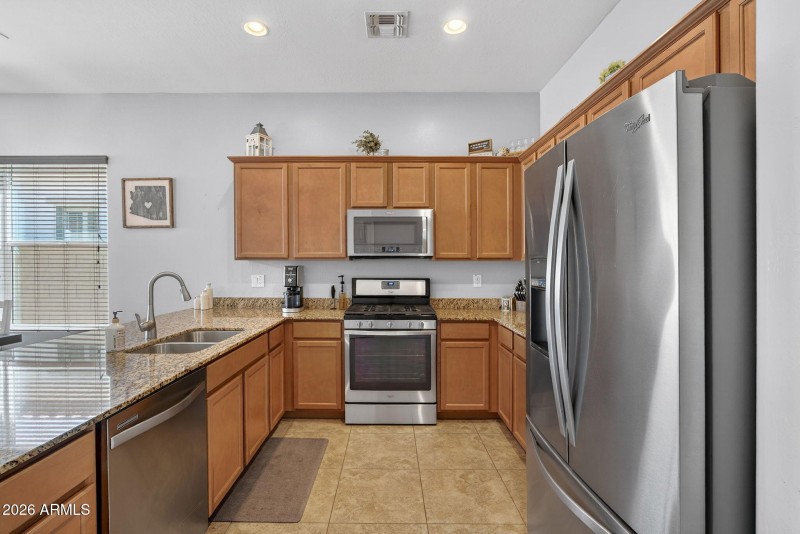 16-web-or-mls-61W Nelson Pl